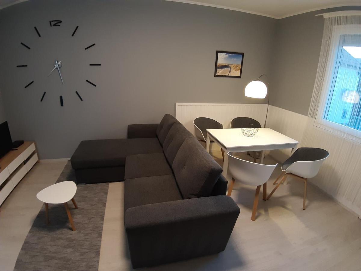 Jade Vendeghaz Apartment Papa Bagian luar foto