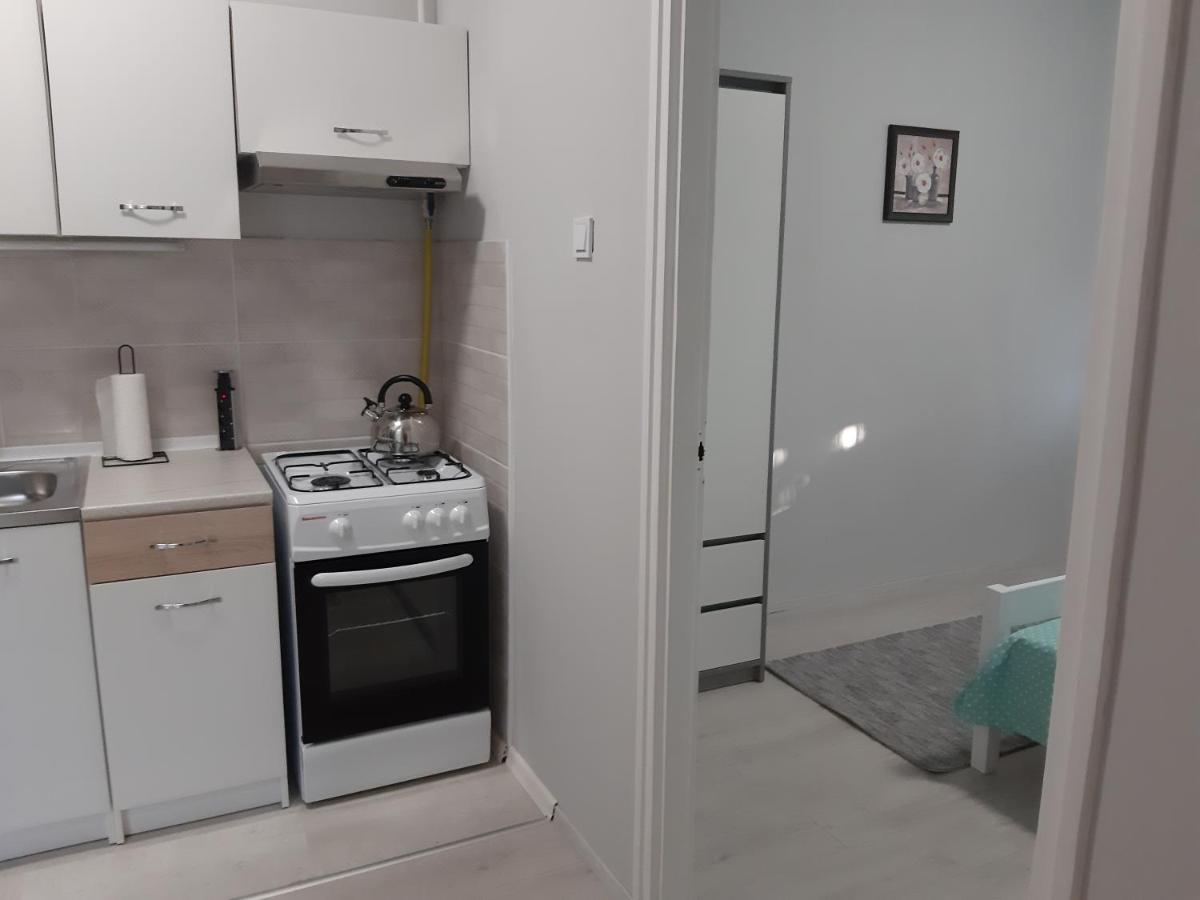 Jade Vendeghaz Apartment Papa Bagian luar foto